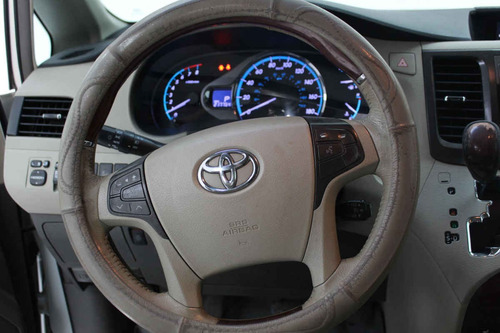 Imagen 13 de 15 de Toyota Sienna 2013 6 Cilindros