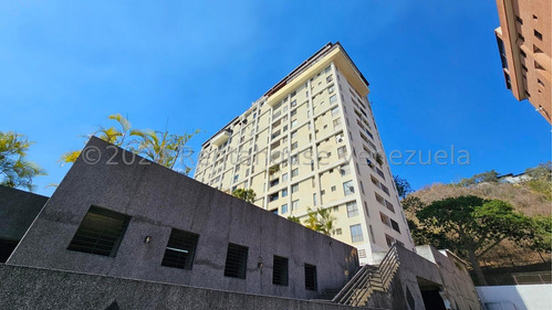 Apartamento En Venta En Lomas Del Avila Piso 5 /  Hairol Gutiérrez