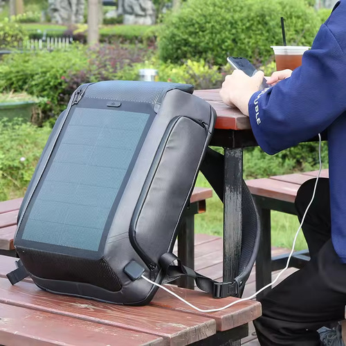 Mochila Multifuncional Notebook 15,6 Carregamento Solar Externo com Usb Material Impermeavel Cor Preto Kingsons Ks9386w