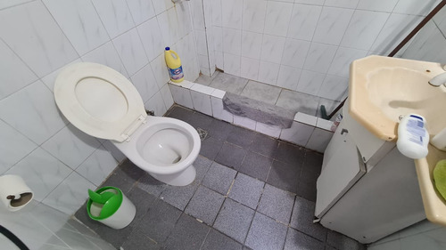 En Venta En El Palomar; Casa En Ph Al Medio De 3 Ambientes A Modernizar En Una Muy Buena Ubicacion, A 4 Cuadras De La Estacion, Dos Dormitorios; Patio Cocina Y Baño F: 8613