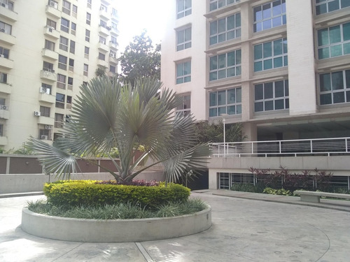 Apartamento En Alquiler, Campo Alegre #24-17840