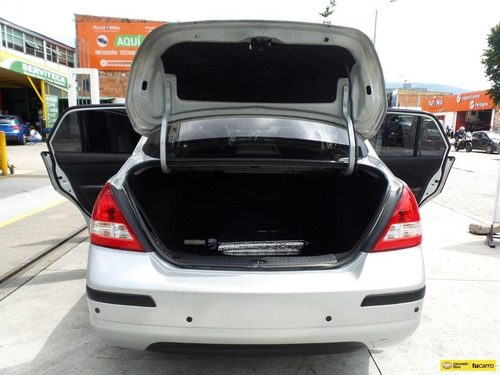 Imagen 13 de 25 de Nissan Tiida Emotion