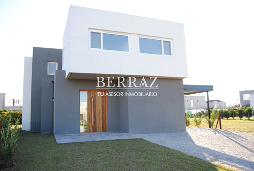 Casa  En Venta Ubicado En Ayres Plaza, Pilar, G.b.a. Zona Norte