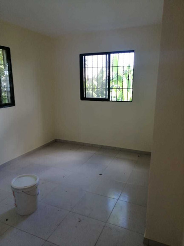 Imagen 26 de 30 de Vendo Casa De Oportunidad En Autopista De San Isidro 3 Habitaciones Principal Con Baño, Baños Común Sala Comedor Cocina Terraza, Cuarto De Servicio Con Baño Galería Marquesina. Cisterna 152 Metros