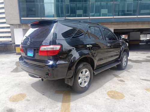 Imagen 5 de 11 de Toyota Fortuner