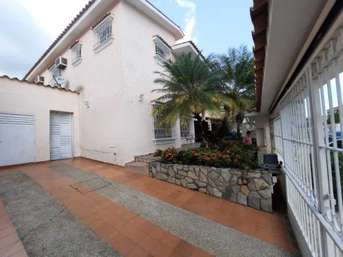 Vende Quinta En Urbanización Prebo Ii Cg-6996315