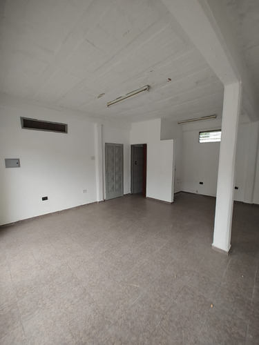 516 E/- 6bis Y 7. Vendo Local Y Cocheras S/ Lote 10 X 40 Mts. Retasado!! Oportunidad! Antes U$s 75.000.- Ahora U$s 59.000.-