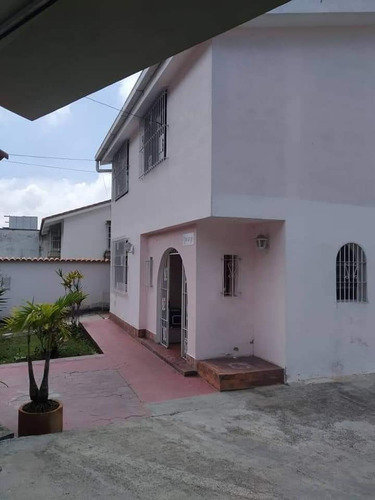 Imagen 2 de 12 de Casa Urb La Rosaleda Norte. San Antonio De Los Altos
