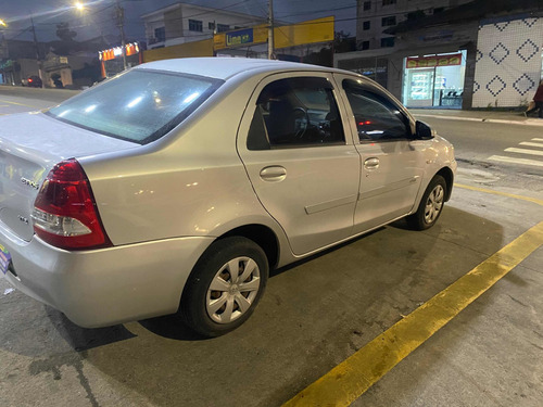 Imagem 7 de 13 de Toyota Etios 2016 1.5 16v X 4p