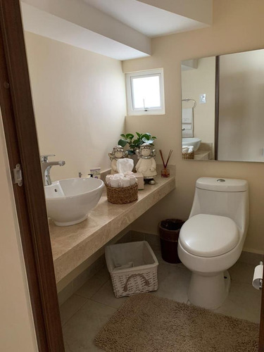 Imagen 5 de 14 de Casa En Venta En Alvento I, El Refugio Residencial