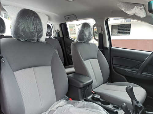 Imagen 5 de 9 de Mitsubishi L - 200