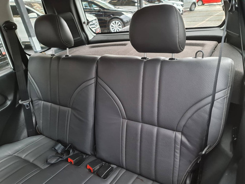 Imagem 9 de 10 de Mitsubishi Pajero Tr4 2.0 4x2 16v 140cv Flex 4p Automático