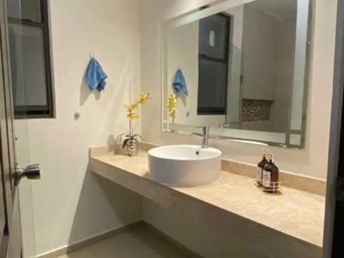 Se Vende Casa En Remate En C. Plumosa, Fracc. Las Palmas, Sinaloa Culiacán. Arf