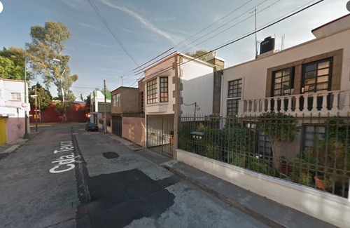 Se Vende Casa En,,periodista!!!benito Juárez....excelente Ubicación!!!!!remates Hipotecarios ......
