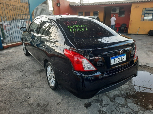 Imagem 4 de 10 de Nissan Versa 2019