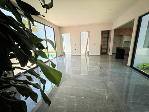 Casa En Fraccionamiento Lomas De Atzingo