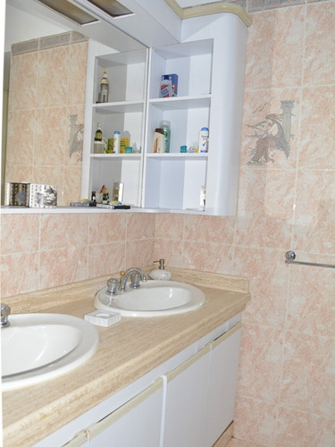 Imagen 9 de 30 de Se Vende Bella Casa De 3 Niveles Nisperos Valencia Atc-552 04125067379 04244900499