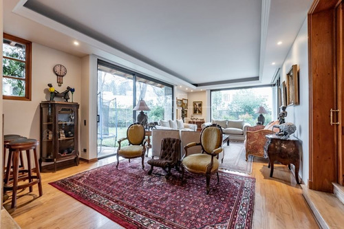 Casa En Venta De 6 Dorm. En Lo Barnechea