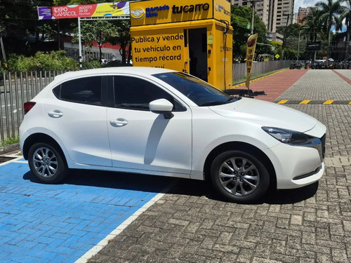 Mazda 2 1.5 Touring At 4x2