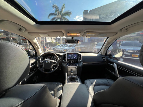 Toyota Land Cruiser Lc200 Vxr 4.6 At 4x4 2021 Blindaje 2+