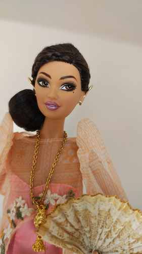 Barbie Muñeca Mutya Filipina Global Glamour. Gold Label (Usado)