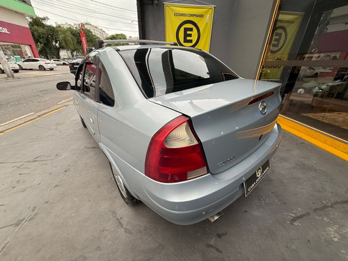 Chevrolet Corsa 1.4 MPFI PREMIUM SEDAN 8V FLEX 4P MANUAL