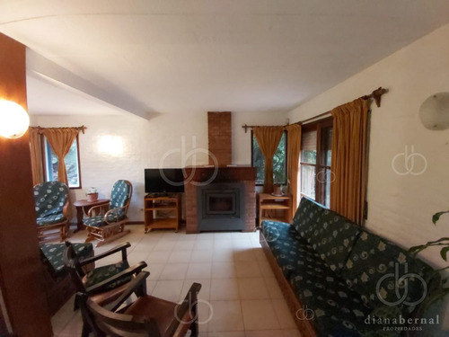 Imagen 3 de 17 de Casa De 5 Dormitorios Y Piscina En Altos Del Pinar. Venta Y Venta Anual