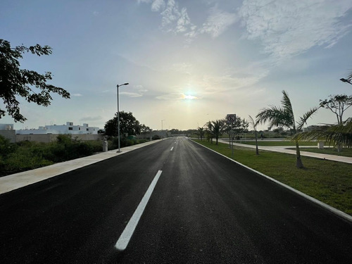 Terreno En Venta En Privada Inara Residencial En Cholul, Mérida
