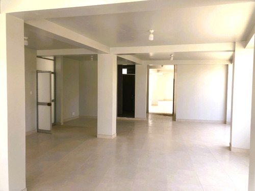 Local De Estreno En 2do Piso Con 240 M2 A 1700 Soles