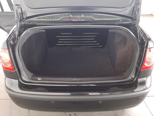 Volkswagen Polo Sedan 2009 1.6 Vht Total Flex 4p
