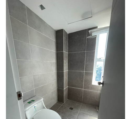 En Venta Apto 135m 3h+s/2,5b+s/2p Country Club