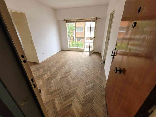Alquiler Depto 2 Ambientes Con Balcón