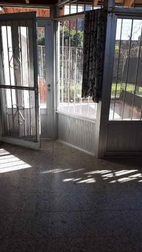 Imagen 8 de 14 de Chalet En Venta En Isidro Casanova