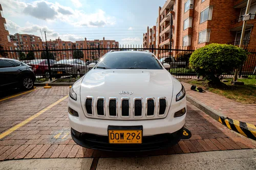 Jeep Cherokee 3.2 Longitude Plus