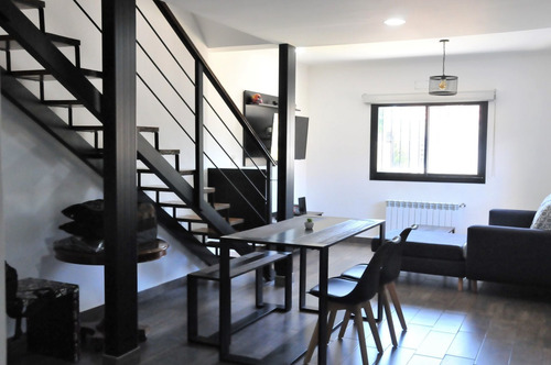 Imagen 7 de 30 de Moderna Casa En Banfield Este C/quincho Y Pileta