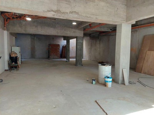 Imagen 4 de 13 de Local De 200 M2 En Venta Con Renta En Villa Urquiza Centro Comercial - Apto Gastronomía