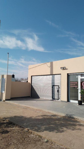 Se Alquila Local Comercial En Ricardone