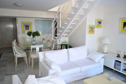 Apartamento En Brava, - Long Beach - Ref : Pbi14723