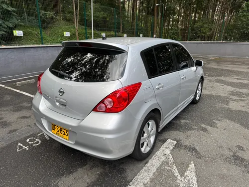 Nissan Tiida Premium 2012 Hb Automatico