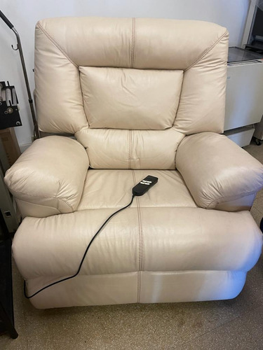 Imagen 2 de 5 de Sillon Poltrona Reclinable Electrico - Roteva M2