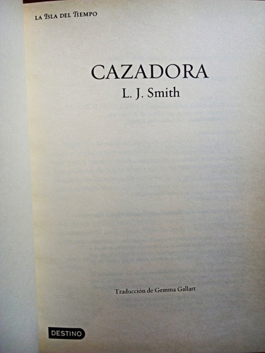 Cazadora Night World - L. J. Smith Pastas Duras (Usado)