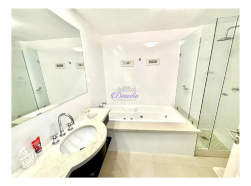 Imagen 8 de 13 de Venta Apartamento 3 Dormitorios Y Dep. En Playa Brava, Punta Del Este