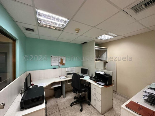 Edificio En Venta En El Limón Av Universidad Maracy Db 24-15246