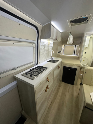 Motor Home Sprinter 416 Modelo 2023 Solo 2000km