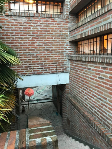 Venta Chalet De 5 Amb Con Piscina, Gas Natural Y Asfalto - Sierra De Los Padres- Muy Buena Ubicación Y Vista Panorámica - Permuta