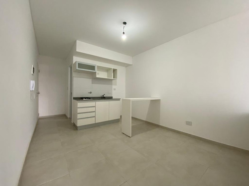 Venta  Monoambiente - Balcón Y Amenities - Barrio Lourdes, Rosario.