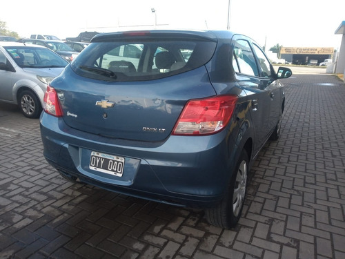 Imagen 6 de 17 de Chevrolet Onix 5p 1,4 Lt Cc