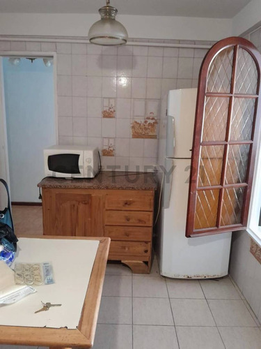 Departamento 4 Ambientes Con Jardín En Flores - Amplitud Y Tranquilidad - Oportunidad