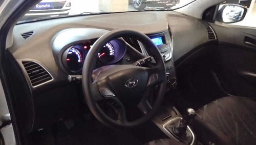 Imagem 7 de 15 de Hyundai Hb20 1.0 M Comfor 2015