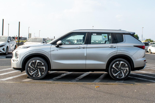 Mitsubishi Outlander Highline - Mid Option 2025